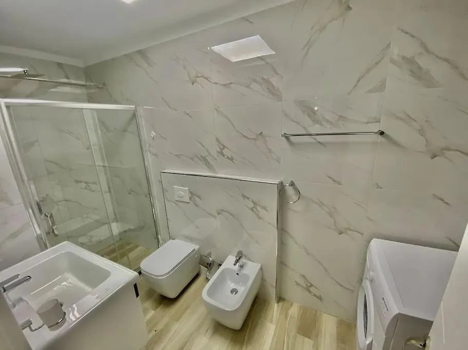Central Apartment Blloku Tirana 0*,  Albánie